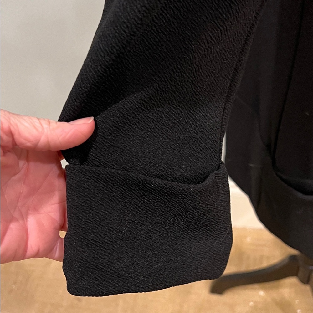 Sophisticated Women's Black Blazer - Picture 6 of 8